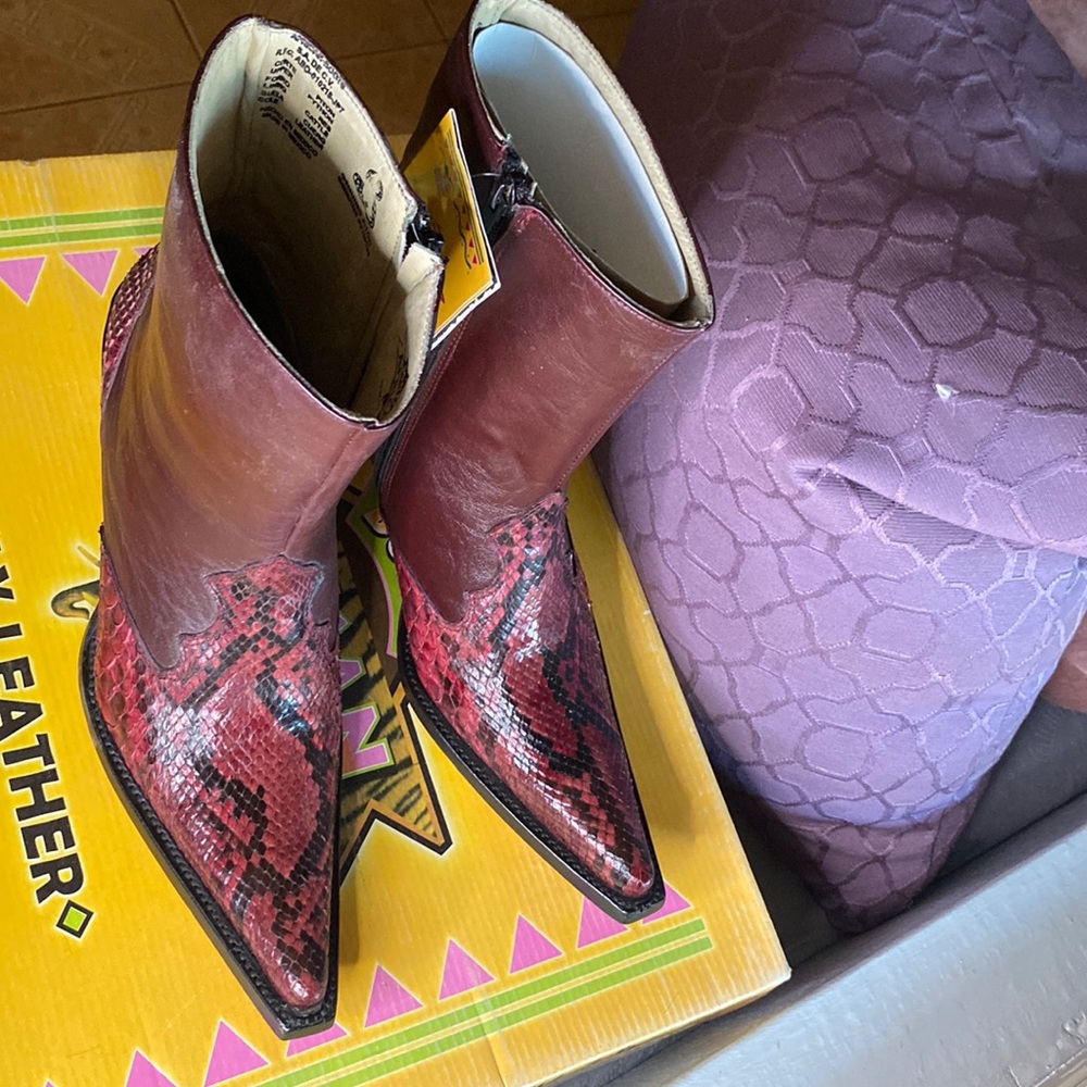 New Genuine snake skin boot burgundy women 6.5 7 7.5 cowboy bootie western